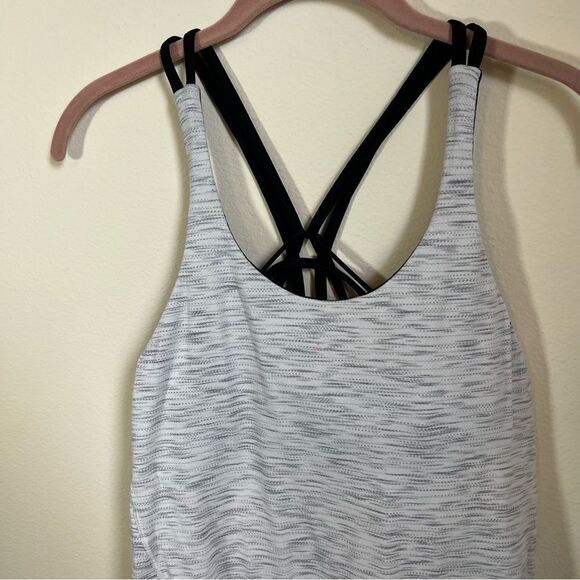 ✨ Lululemon Moment to Movement 2-in-1 Tank Top in Gray and Black - Size 4 - Picture 4 of 11